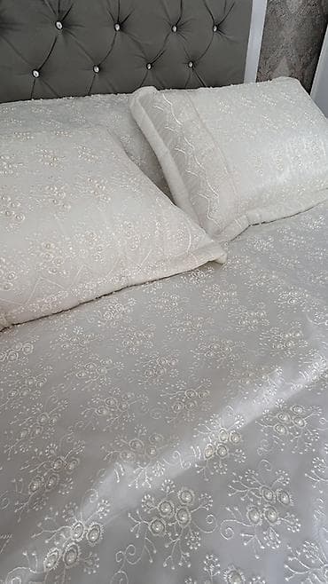 yatag ortuyu: Yataq üçün Yeni Qaşlı rəng - Ağ Yataq örtüyü — 3