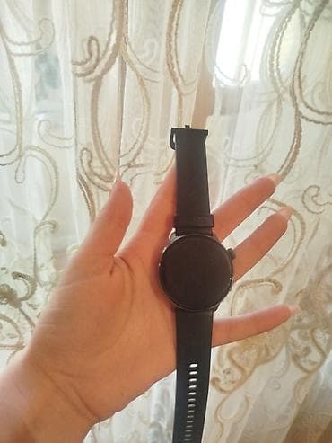 Qara rəngli smart saat - Dairəvi korpus, toxunuşa həssas ekran -