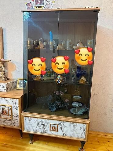 vitrin dolab: Qorka100 azn Uzunu 177 eni 84 Xirdalan Aaf park lale 2 kod — 1