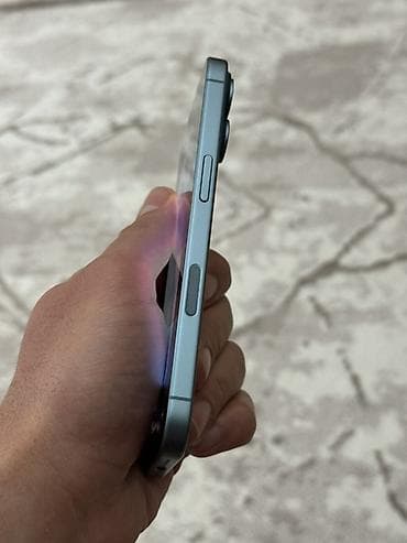 blue yeti: IPhone 16, 128 GB, Pacific Blue — 3