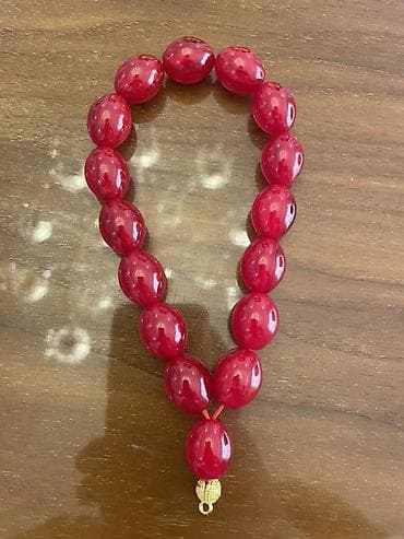 kəhraba nədir: Sıxma Kəhrəba .Tərkibi fenol formal dehidden hazırlanıb.Qoxuludur — 3