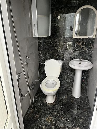 sumqaytda ev: 3otaqlı həyət evi ünvan:mərdəkan körpüsündən 1 kilometr uzaglığda — 3