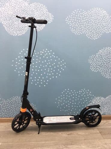 Alfa Romeo: Enni teker, diskli tormuznan. Ağ rəngli, qatlanan konstruksiyalı — 2