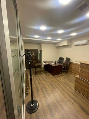 киоск в аренду: Elimlər metrosuna yaxin 22kv/m sahəsi olan sirkətin icində 1otaq ofis — 3