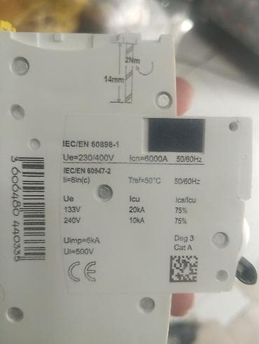 1 kub nece kvadratdir: Schneider Electric Elektrik avtomat, 3 faza — 1