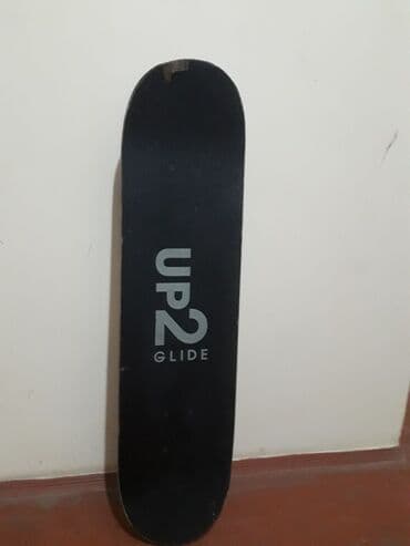 Skeytboard satilir bir balaca kenari qiriqdi sekilde gorunur, qalan — 1
