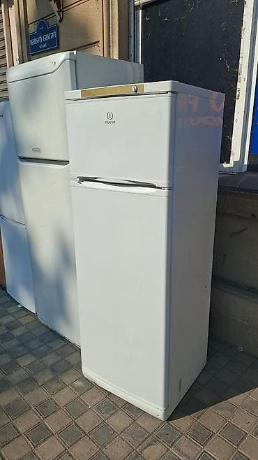 Indesit iki qapılı soyuducu - Yuxarıda dondurucu bölmə, aşağıda at lalafo.az Indesit iki qapılı soyuducu - Yuxarıda dondurucu bölmə, aşağıda