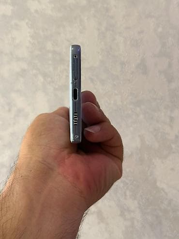 чехол samsung s: Samsung Galaxy A52s, цвет - Серебристый, Отпечаток пальца — 4