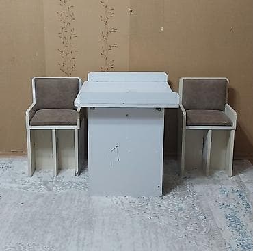 Mətbəx üçün, İşlənmiş, Açılmayan, Dördbucaq masa, 2 stul