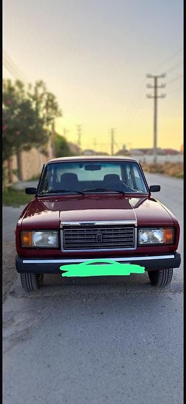 vaz 2107 abilsofka: VAZ 2107, bord rəngdə sedan Texniki xüsusiyyətlər: - Korpus: 4 qapılı — 5