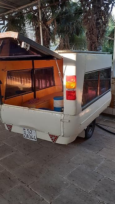 tufan m50 satilir: Yüngül qoşqu – salonlu, pəncərəli, açılan arxa qapaqlı — 4