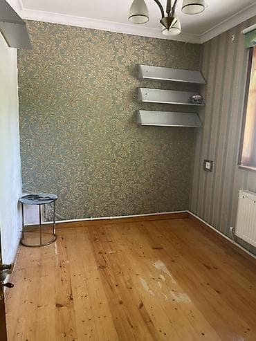 Комнаты: Bakıxanovda həyət evi kirayə verilir.3 otaqdır .4 nəfərlik ailə üçün — 3
