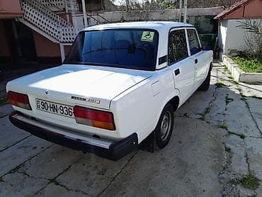 2107 satisi: Lada 2107 sedan – ağ rəng, 4 qapı, arxa ötürücülü klassik model — 4
