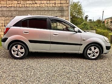 Kia Pride: 1.5 l | 2006 il Hetçbek