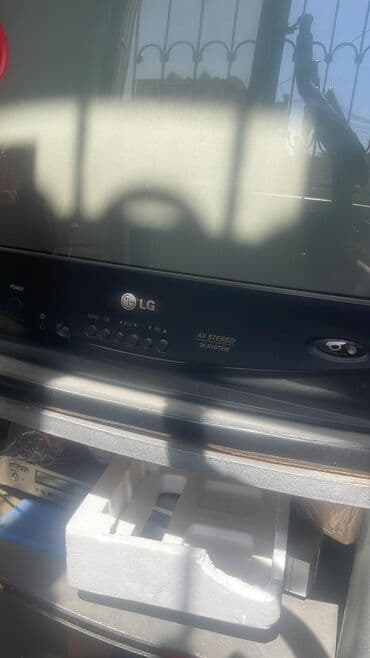 İşlənmiş Televizor LG LCD 82" 4K (3840x2160)