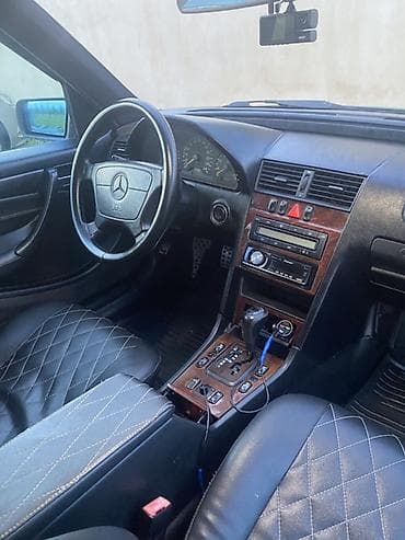 продается авто: Mercedes-Benz C-Class: 2 л | 1999 г. Седан — 9