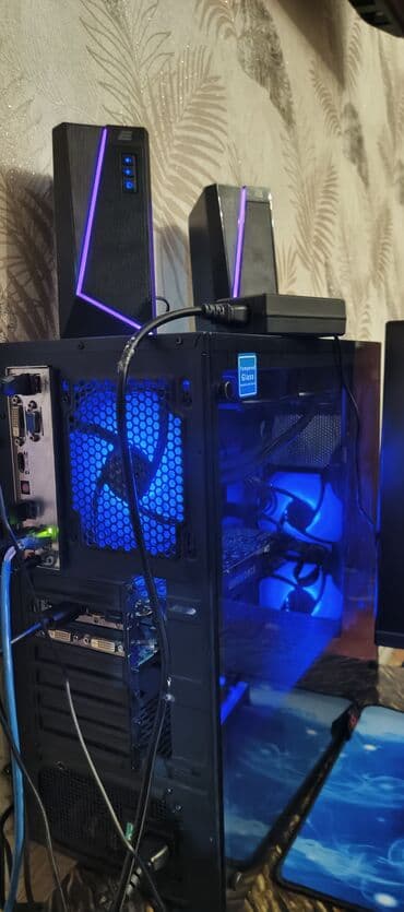 qrafik planşet: Gaming masaüstü kompüter komplekti Komponentlər: - Prosessor — 7