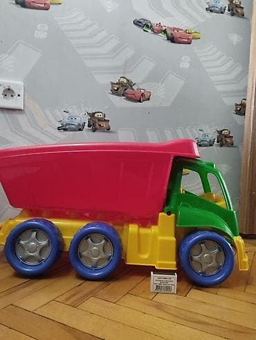 polis oyuncaq dəsti: Uşaq oyuncaqları dəsti Tərkib:aha - Yaşıl plastik tank – iri ölçülü — 6