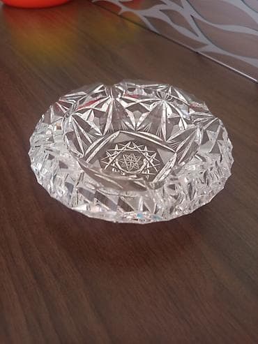 Пепельницы: Büllur külqabı qədimi almaniya istehsalıdır. - Material: qalın, şəffaf — 2