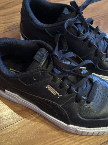 Subaru: Puma idman ayaqqabısı - Rəng: qara, ağ altlıqla - Material — 1