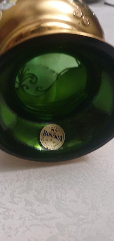 Bir vaza, Bogem şüşəsi