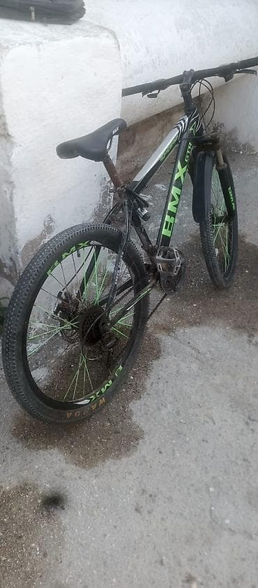 velosiped sosse: Salam velosiped yaxsi veziyyetdedi pastlari var sekilde gorsenir ona — 2