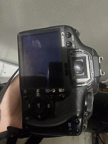 Canon EOS 500D DSLR fotoaparat dəsti və 16 GB liq uaddaş kartı — 6