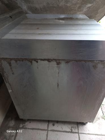 restoran havalandırma: Paslanmayan poladdan peşəkar iş masası – mərmər üstlü - Material — 2