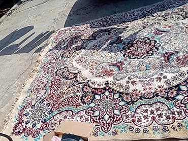 Digər ev dekoru: Xalça – klassik Şərq naxışlı, böyük ölçülü - Dizayn: Mərkəzdə — 1