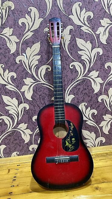 Velosipedlər: Salam gitara satılır ideal vəziyətdədir sadəcə siminin 1 i qırılıb — 7