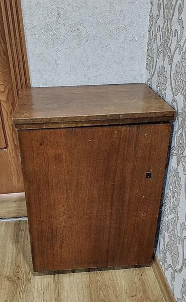 Ev üçün mebel: Tikiş maşını üçün qatlanan stol-dolab (model: 3M-22) - Növ: məişət — 2