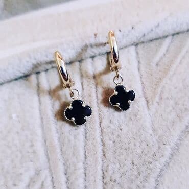 sirqalar qizil: Sırğa, Sarı qızıl, 585 Əyar, 2200 g — 2