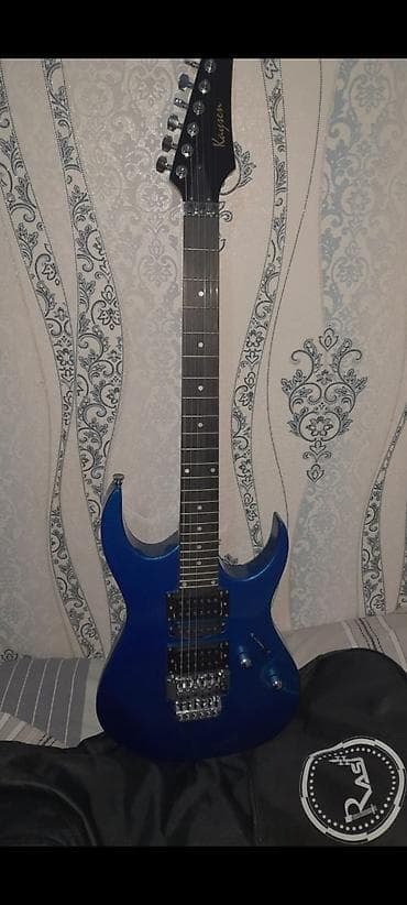 Elektrik gitara – Kaysen markalı, mavi metalik korpuslu.2 hefdedir