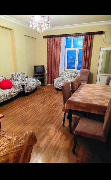 ucuz bina evləri: Nizami rayonunun 24-cü polis bölməsinin qarşısındakı 17 mərtəbəli — 1