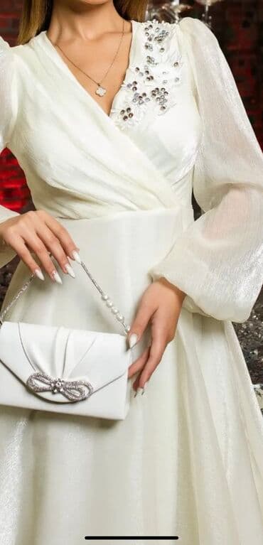 zerli ştapel fason: Платье размер 40 Новое. 25azn — 3