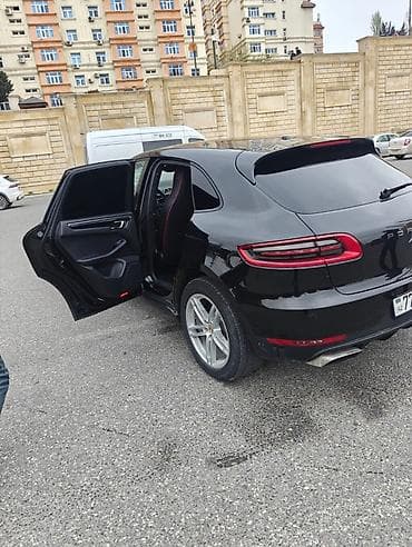 tra: Porsche Macan S: 2 l | 2017 il 227198 km Krossover — 5