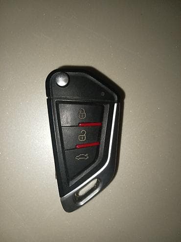 Avtomobil üçün qatlanan uzaqdan idarəetmə açarı - Korpus: qara