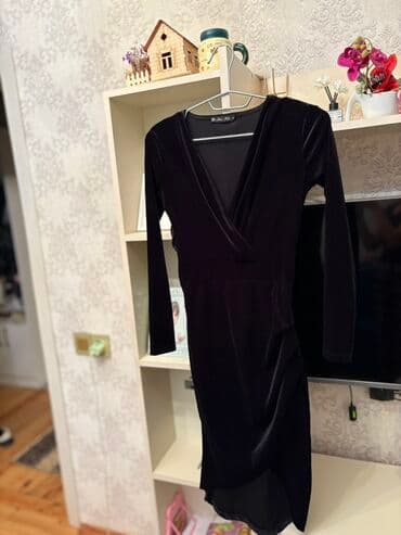 genc qizlar ucun ziyafet geyimleri: Qara məxmər qadın paltarı - Material: yumşaq, parıltılı məxmər - — 1