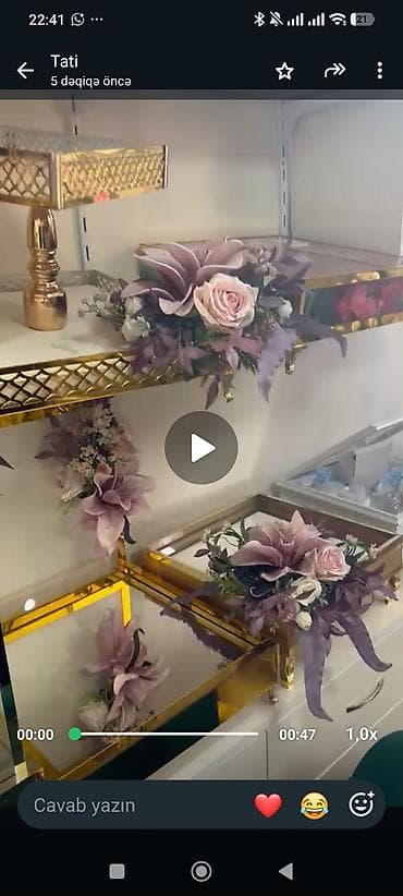 Qızıl çərçivəli güzgülü təqdimat/tray dəstləri – dekorativ gül