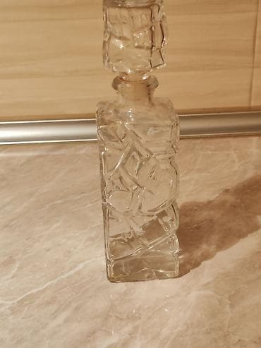 Xrustal Ətir qabı satilit. Sovetden qalma. Yekə olan 7 manat. Balaca