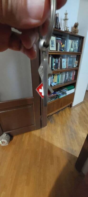 tuk tokən krem aptek: Brelok, İsveçrə, latun — 5