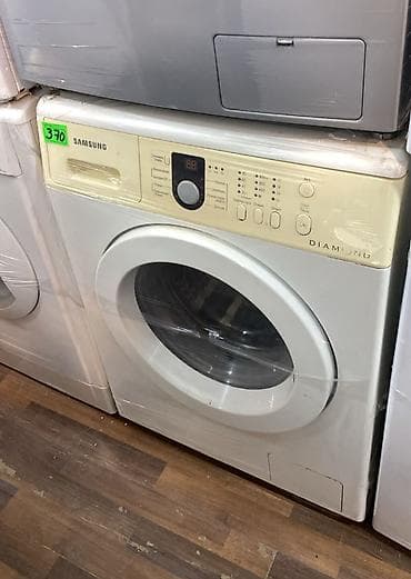 Ağ rəngli Samsung Diamond ön yükləməli paltaryuyan maşın. Rəqəmsal