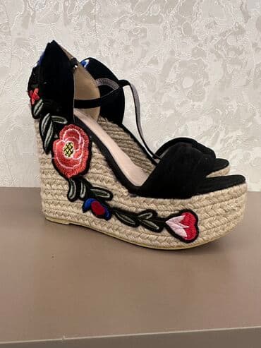 işlenmiş eşyalar: Sabo, Ölçü: 38, rəng - Qara, İşlənmiş — 1