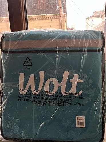 Wolt Partner çatdırılma çantası – termo izolyasiyalı, kvadrat formalı
