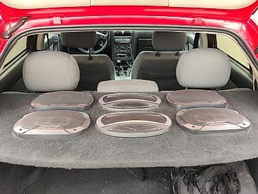 2 ədəd 550 w 2 ədəd 500 w 2 ədəd 650 w Soundmax 3000.4 Təmirdə