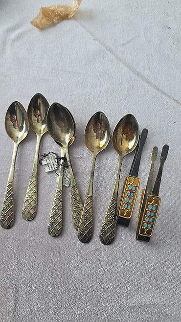 qaşıq: Salam. qaşiqlar təmiz gümüşdu. istifade olunmayib. probably üstündədi — 1
