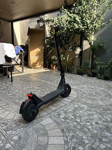 Elektrik nəqliyyatı: İşlənmiş Elektrik samokat 10", 351 - 500 Vt, 16 - 25 km/s, Ünvandan götürmə — 1