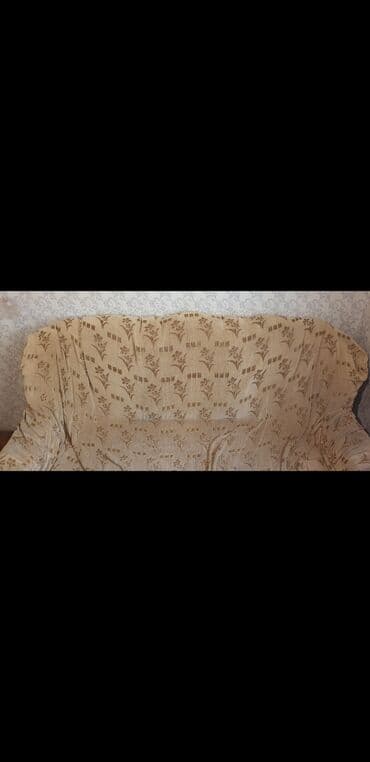 Tecili salam 1 eded divan normal veziyetde 6 kreslo 1ri 20m ayri