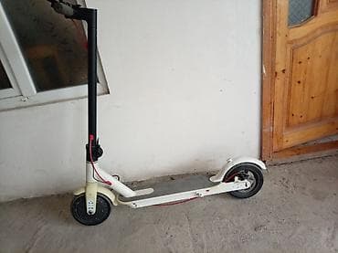 Skuter şəkildə balaca görsənir ən yekələrdəndir batariyasi ölüb oda 90