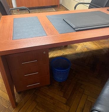 Ofis dəst mebeli: TƏCILI!!!! ‼️‼️ Çox keyfiyyətli Ofis kabinet mebel dəsti Tərkibi: - — 5